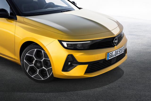 : 11-Opel-Astra-516132.jpg